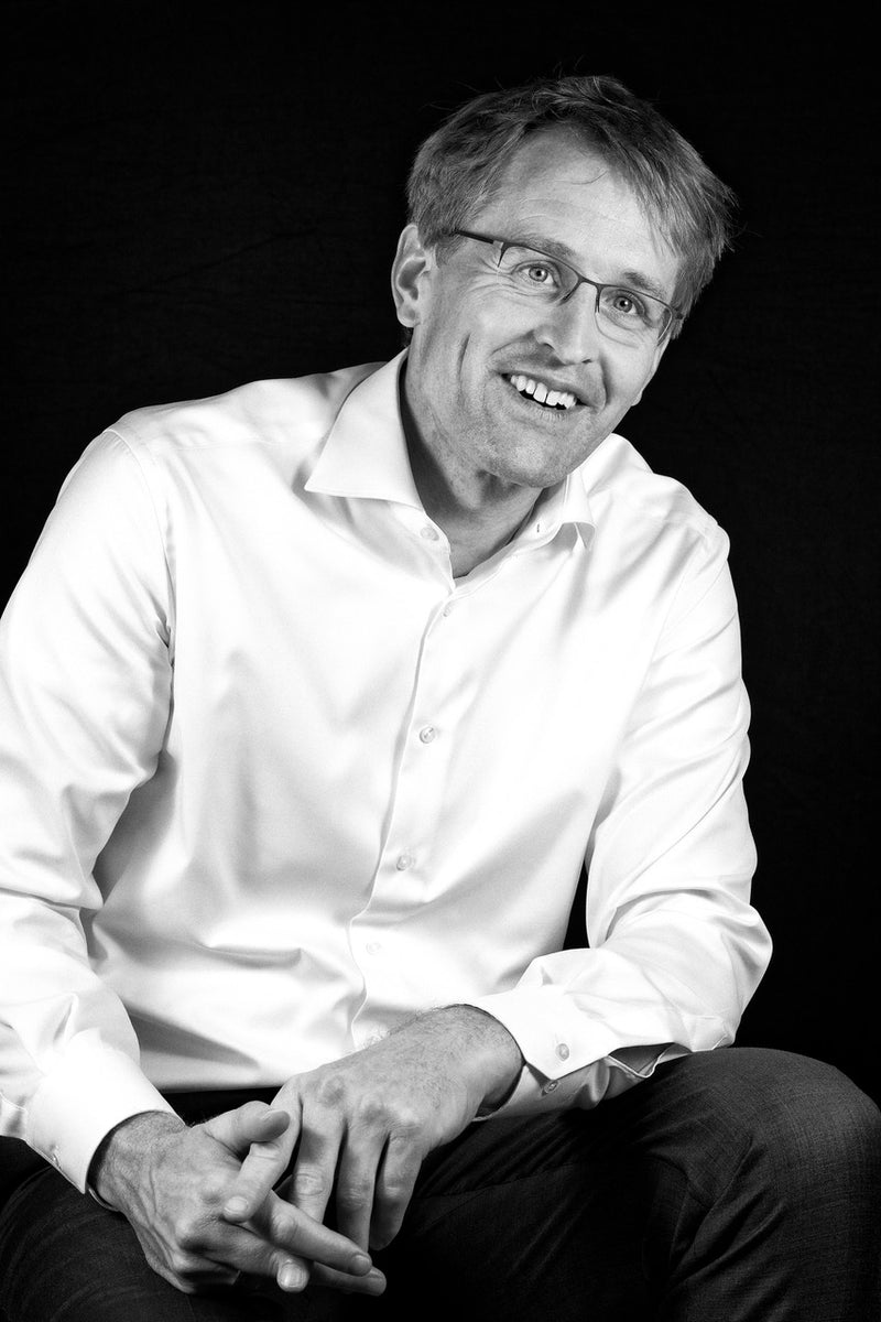 Küstenkonturen. 15 Persönlichkeiten aus Schleswig-Holstein über 5 Jahre porträtiert – mit Robert Habeck, Manuela Warda, Juri Knorr, Jochen Lund, Daniel Günther, Philippa Färber, Aminata Touré und vielen anderen.